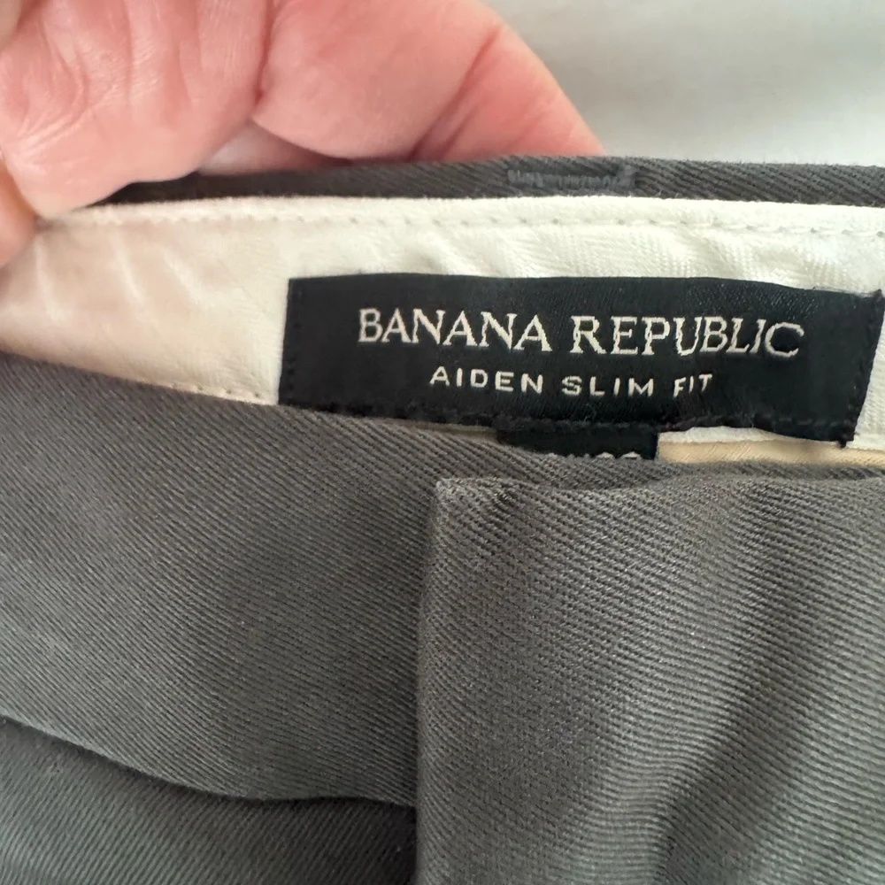 Banana Republic Aiden Slim Fit Chino Pants Men's Size 30x28 Gray Performance